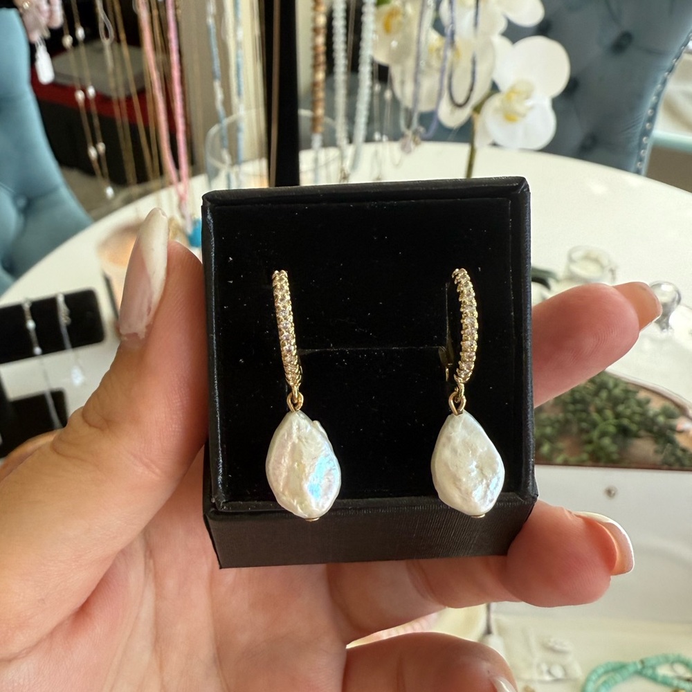 Elegant Gold and Pearl Drop Earrings